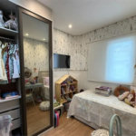 Apartamento de 100 m² à venda em Santo André, sem condomínio, com 2 quartos, 2 banheiros, móveis planejados, área gourmet e 1 vaga coberta e fixa. Excelente acabamento.