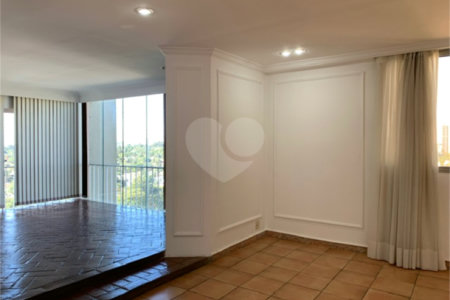 Apartamento à venda com 3 quartos, sendo 1 suíte, em Alto da Boa Vista, São Paulo, SP