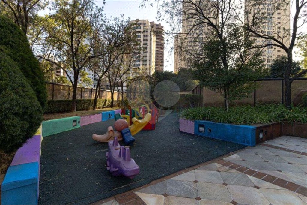 Apartamento à venda com 3 suítes em Jardim Parque Morumbi, São Paulo, SP
