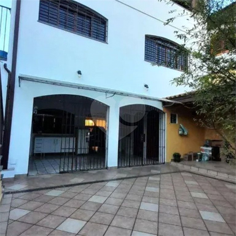 Sobrado à venda com 4 quartos, sendo 1 suíte, em Jardim Pinheiros, São Paulo, SP