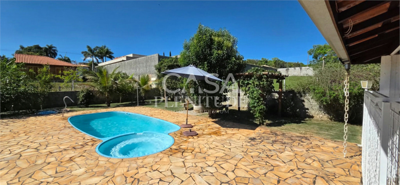 Casa em condomínio à venda ou para alugar com 3 quartos, sendo 1 suíte,  em Village da Serra, Araçoiaba da Serra, SP
