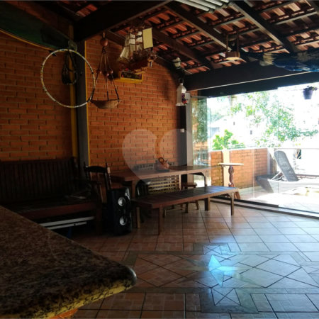 Sobrado à venda com 6 suítes em Vila Guarani (z Sul), São Paulo, SP