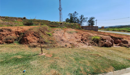 Terreno à venda com 1 suíte no condomínio Comercial Independência, Vinhedo - SP