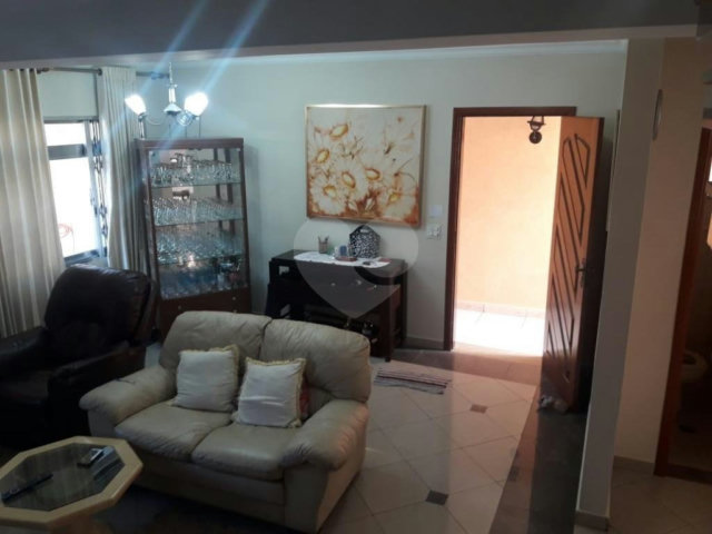 Sobrado à venda com 3 quartos, sendo 1 suíte,  em Parque Novo Mundo, São Paulo, SP