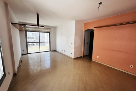Apartamento à venda com 3 quartos, sendo 1 suíte, em Santa Cecília, São Paulo, SP