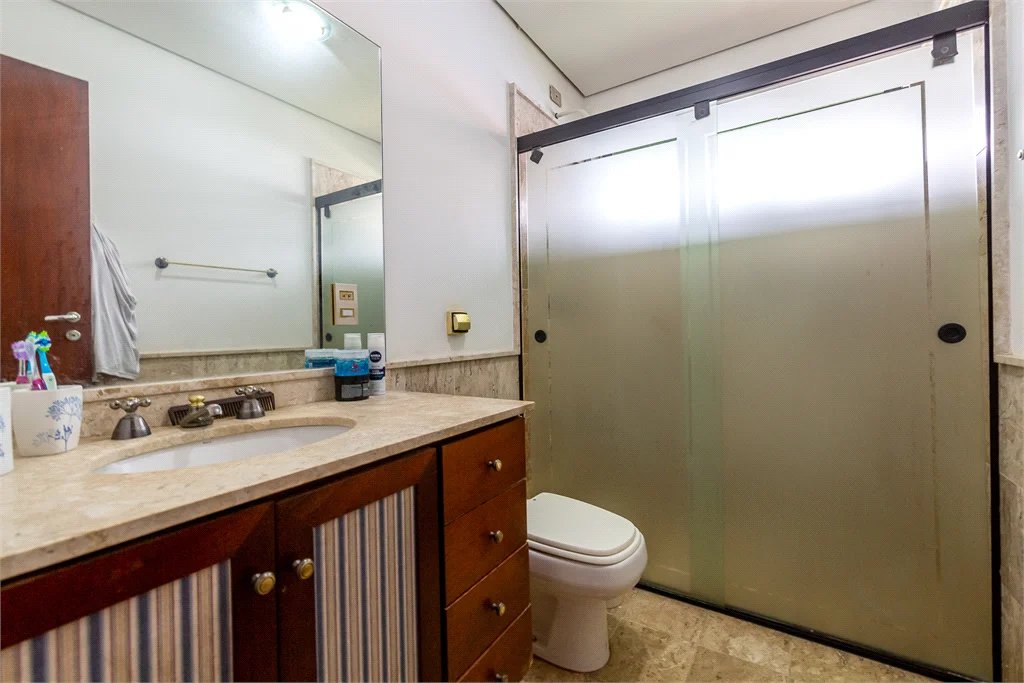Casa à venda com 4 quartos, sendo 2 suítes, em Brooklin Paulista, São Paulo, SP