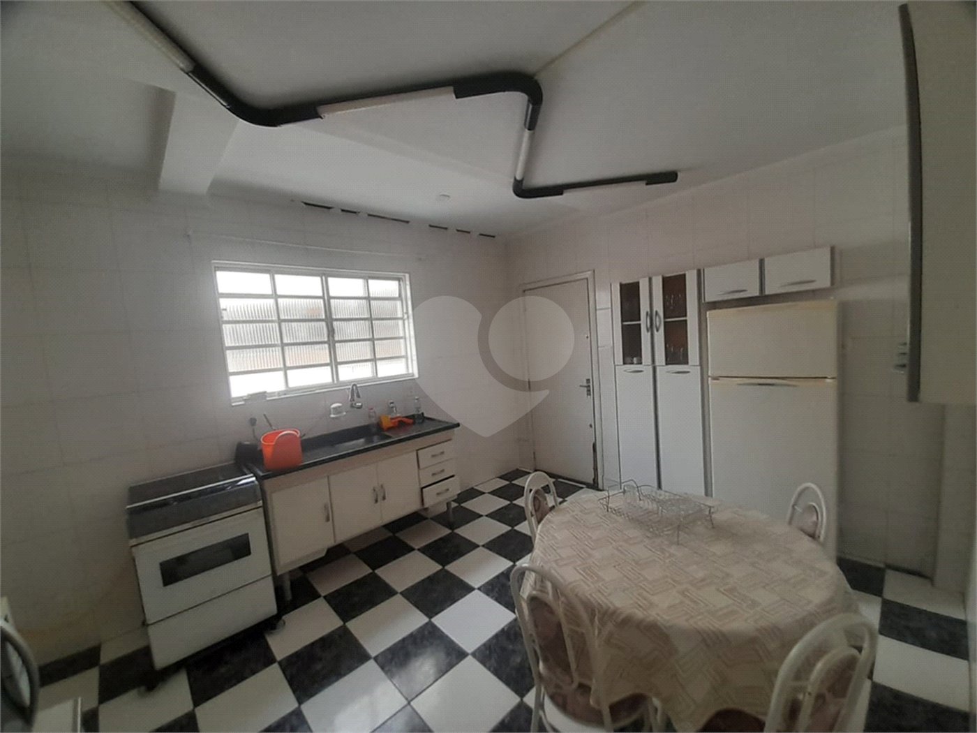 Apartamento à venda com 3 quartos, sendo 1 suíte, no Centro, Serra Negra, SP