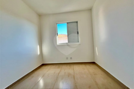 Casa à venda com 3 quartos no condomínio Residencial Villa Flora, Votorantim - SP