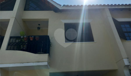 Sobrado à venda com 3 quartos, sendo 1 suíte,  em Tremembé, São Paulo, SP