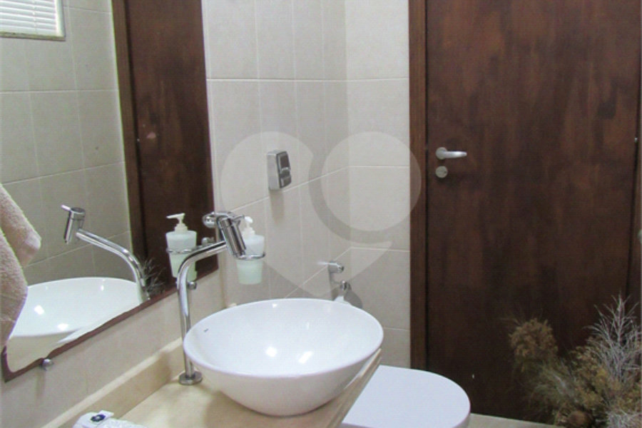Sobrado à venda com 4 quartos, sendo 2 suítes, em Tremembé, São Paulo, SP