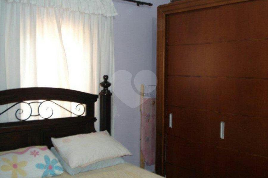 Sobrado à venda com 5 quartos, sendo 1 suíte, em Interlagos, São Paulo, SP