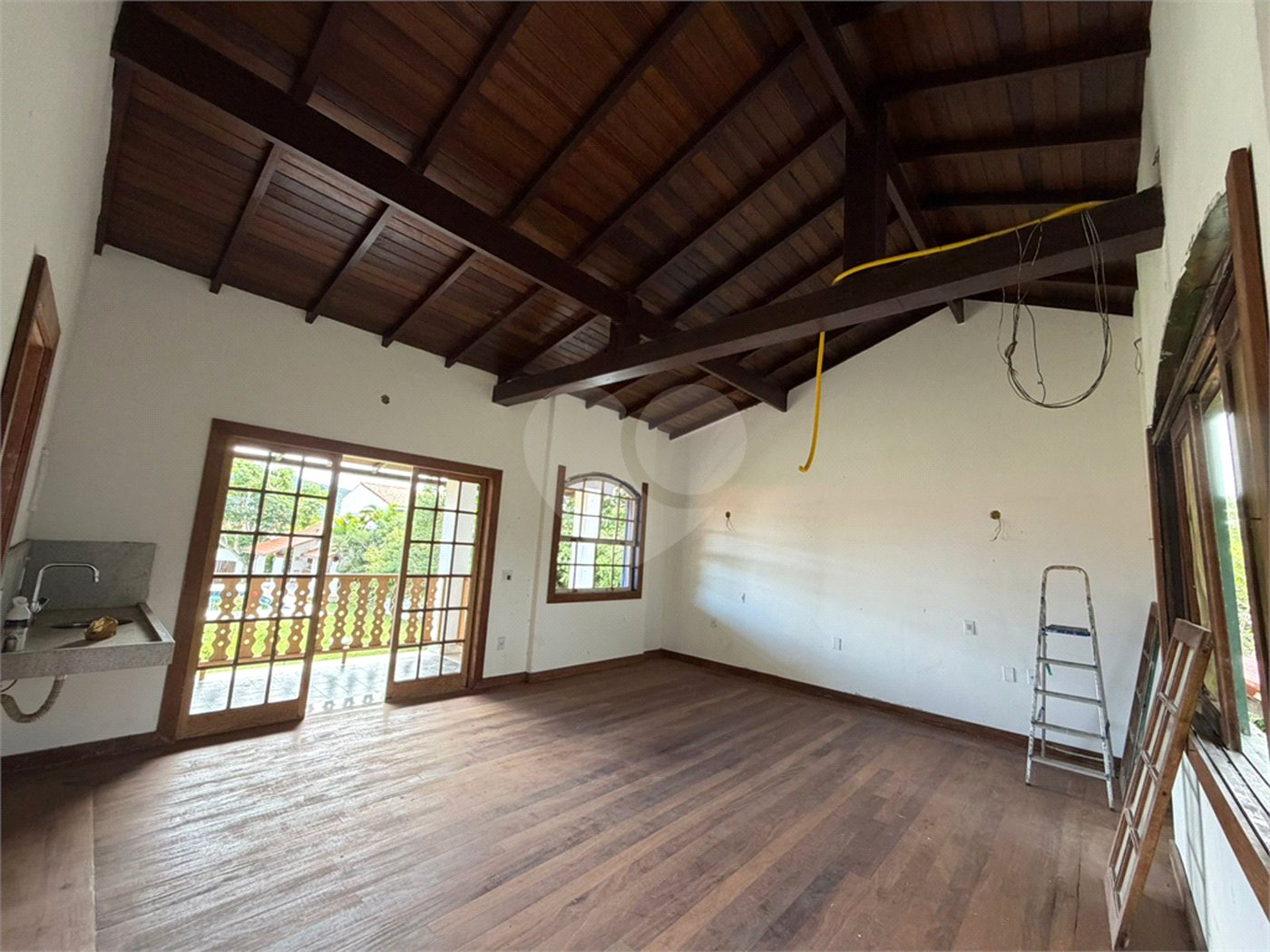 Casa à venda com 4 quartos, sendo 2 suítes, em Ogiva, Cabo Frio, RJ