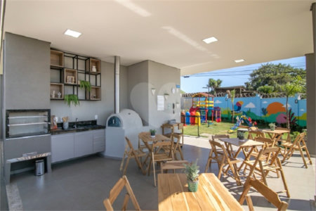 Apartamento com 2 dormitórios.