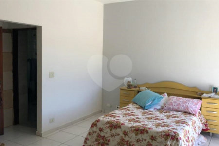 Sobrado à venda com 4 quartos, sendo 1 suíte, em Vila Rosália, Guarulhos, SP