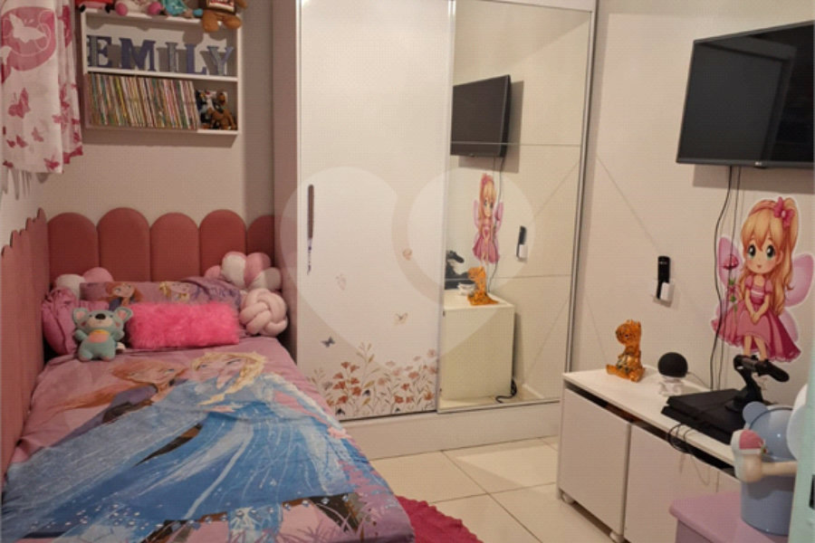 Sobrado à venda com 3 quartos em Jardim Santa Clara, Guarulhos, SP