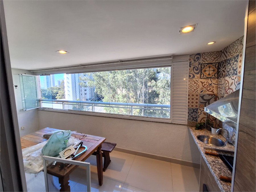 Apartamento para alugar com 3 suítes em Vila Suzana, São Paulo, SP