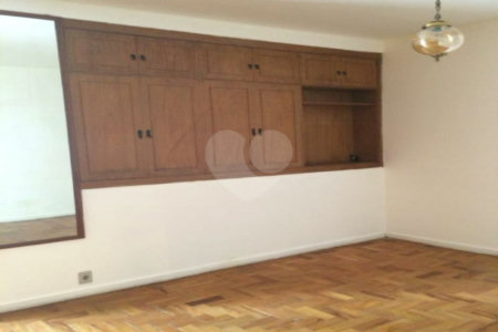 Casa à venda com 3 quartos, sendo 1 suíte,  em Vila Gomes, São Paulo, SP