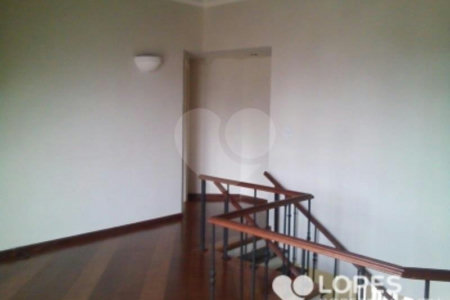 Casa à venda com 6 quartos, sendo 2 suítes, no condomínio Lago Azul Residencial e Golfe, Araçoiaba da Serra - SP