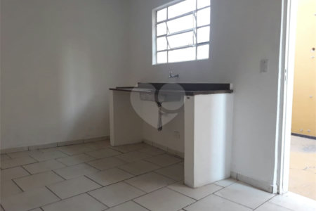 Sobrado para alugar com 4 quartos no Centro, São Roque, SP