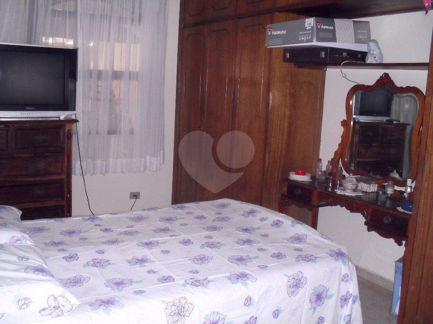 Casa Térrea à venda com 3 quartos, sendo 1 suíte, em Santo Amaro, São Paulo, SP