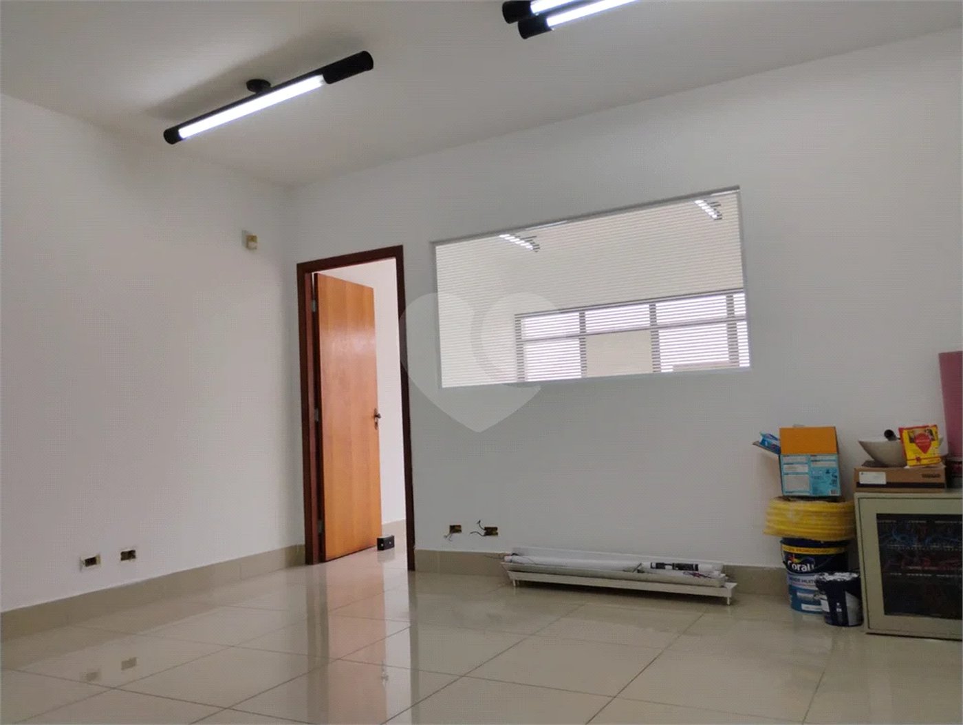 Aluga-se Sala Comercial na Vila Santa Catarina