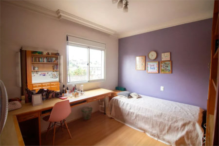 Casa à venda com 4 quartos, sendo 3 suítes, no condomínio Residencial Sans Souci, São Paulo - SP