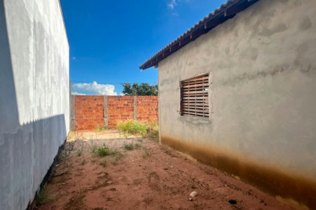 Casa à venda com 2 quartos em Real Park, Três Lagoas, MS