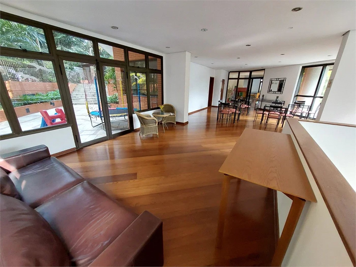 Apartamento à venda com 3 quartos, sendo 1 suíte, em Vila Andrade, São Paulo, SP