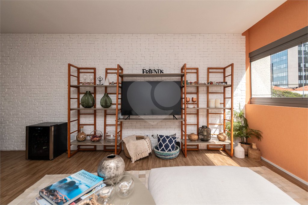 Apartamento à venda com 2 quartos, sendo 1 suíte,  em Pinheiros, São Paulo, SP