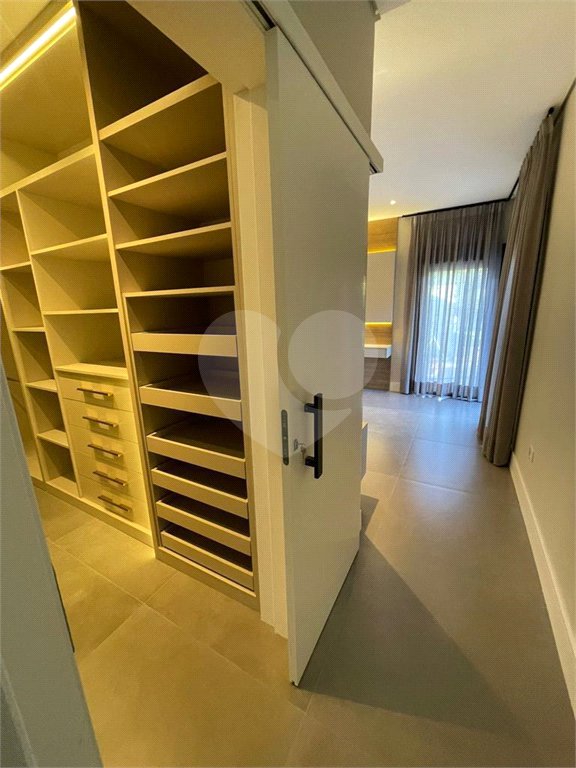 Casa à venda com 3 suítes no condomínio Residencial Granville, Atibaia - SP