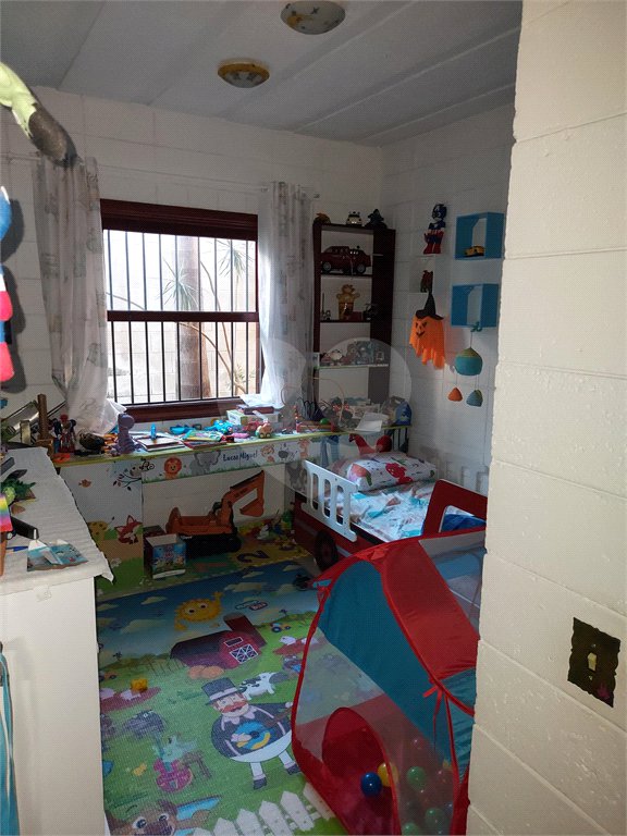Casa à venda com 3 quartos, sendo 1 suíte, em Jardim Leonor, São Paulo, SP