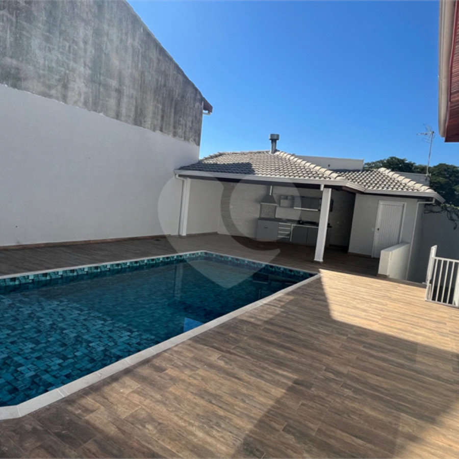 Sobrado à venda com 4 quartos, sendo 3 suítes, em Jardim Paulista, Atibaia, SP