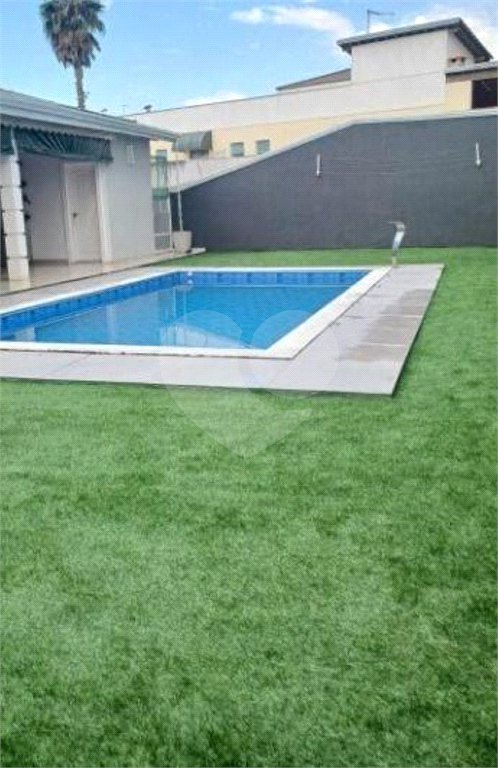 Condomínio à venda com 4 quartos, sendo 2 suítes, em Colinas do Paratehy, Mogi das Cruzes, SP