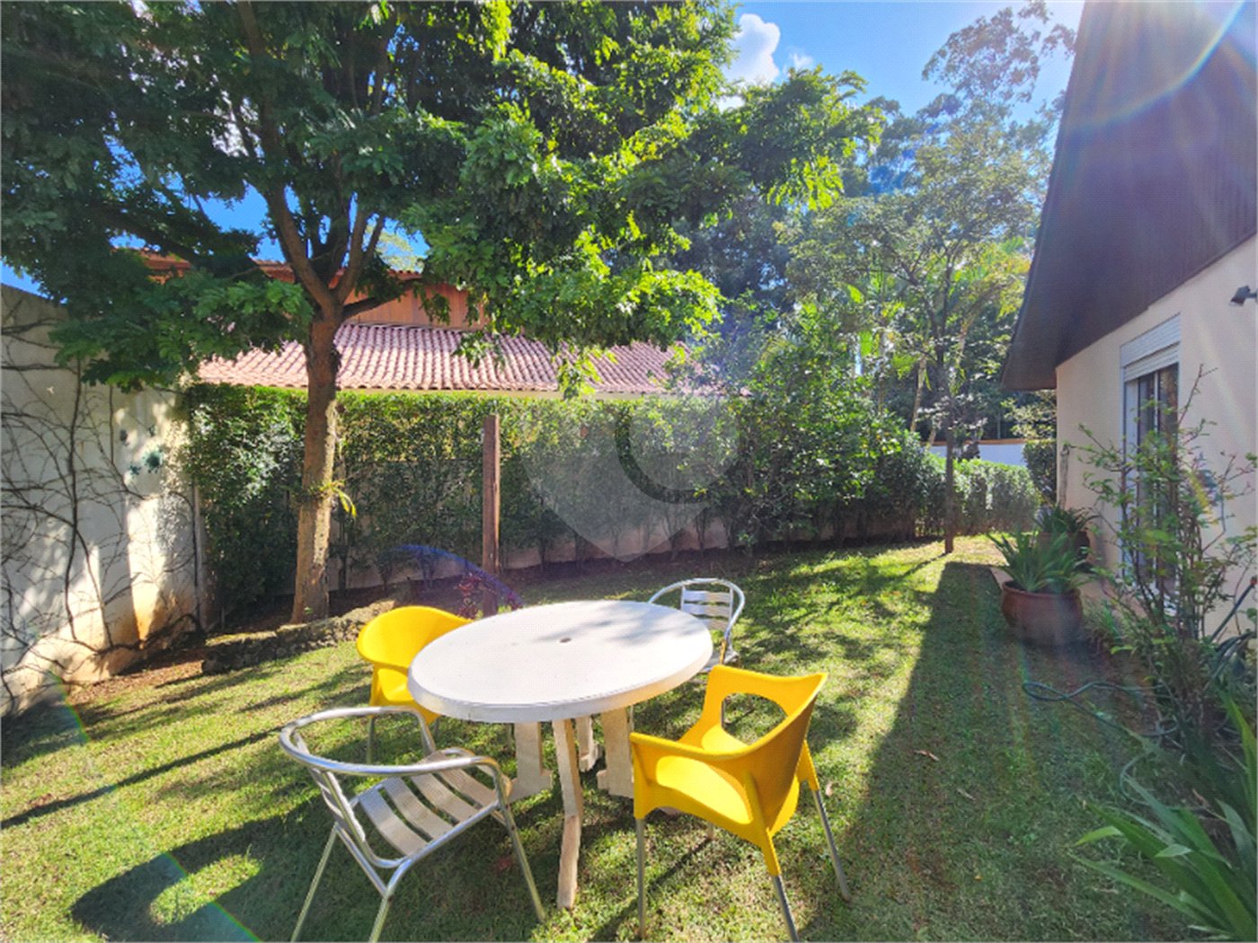 Casa à venda com 4 quartos, sendo 2 suítes,  no condomínio Vila Nova de Gaia, São Paulo - SP