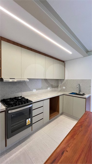 Apartamento com 69 metros todo reformado ao lado da Alameda Lucas em Atibaia.