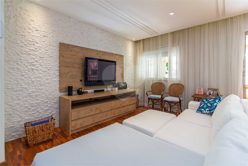 Apartamento à venda com 3 suítes em Vila Cordeiro, São Paulo, SP