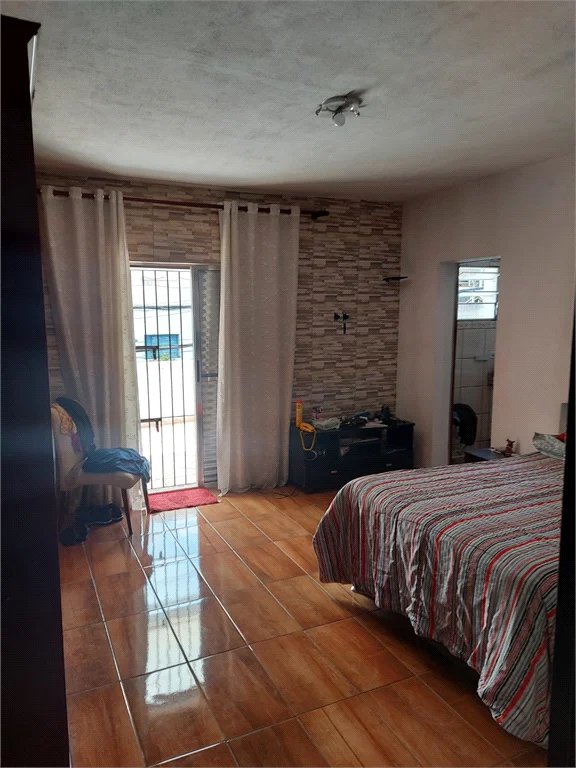 Casa à venda com 4 quartos, sendo 1 suíte, em Vila Pirajussara, São Paulo, SP