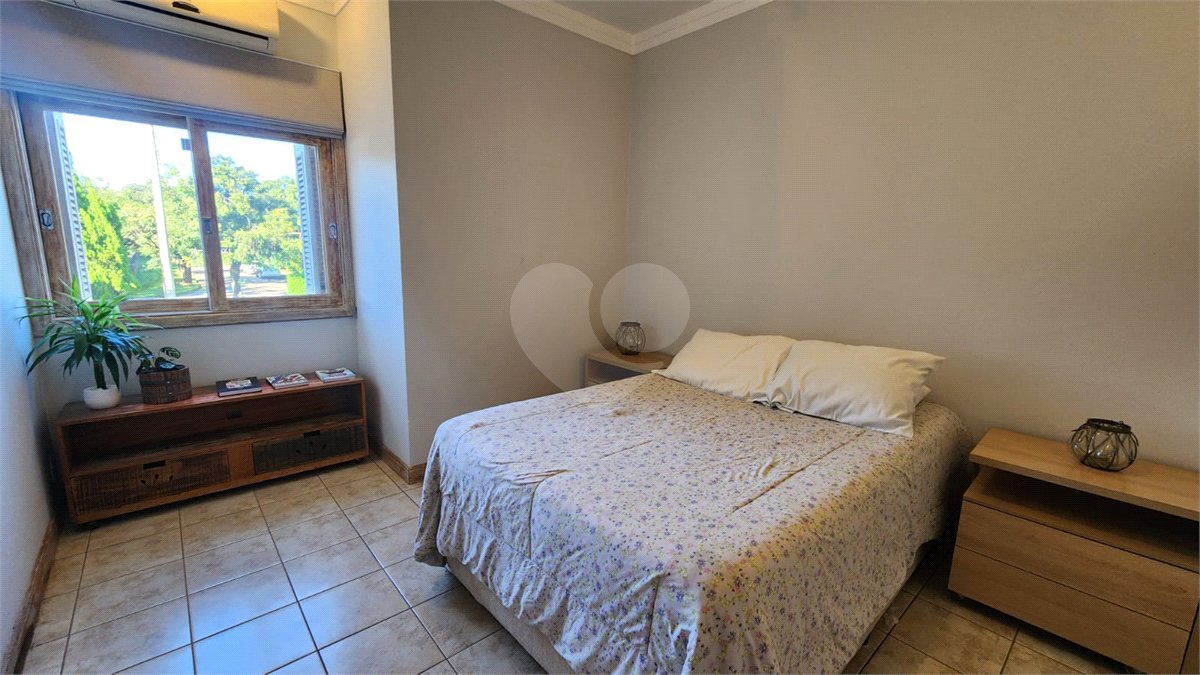 Casa à venda com 4 quartos, sendo 2 suítes, no condomínio Residencial Jardim Primavera, Louveira - SP