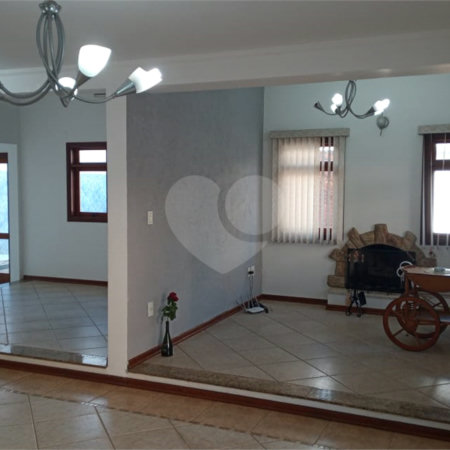 Casa à venda com 3 suítes no condomínio Villaggio Capriccio, Louveira - SP