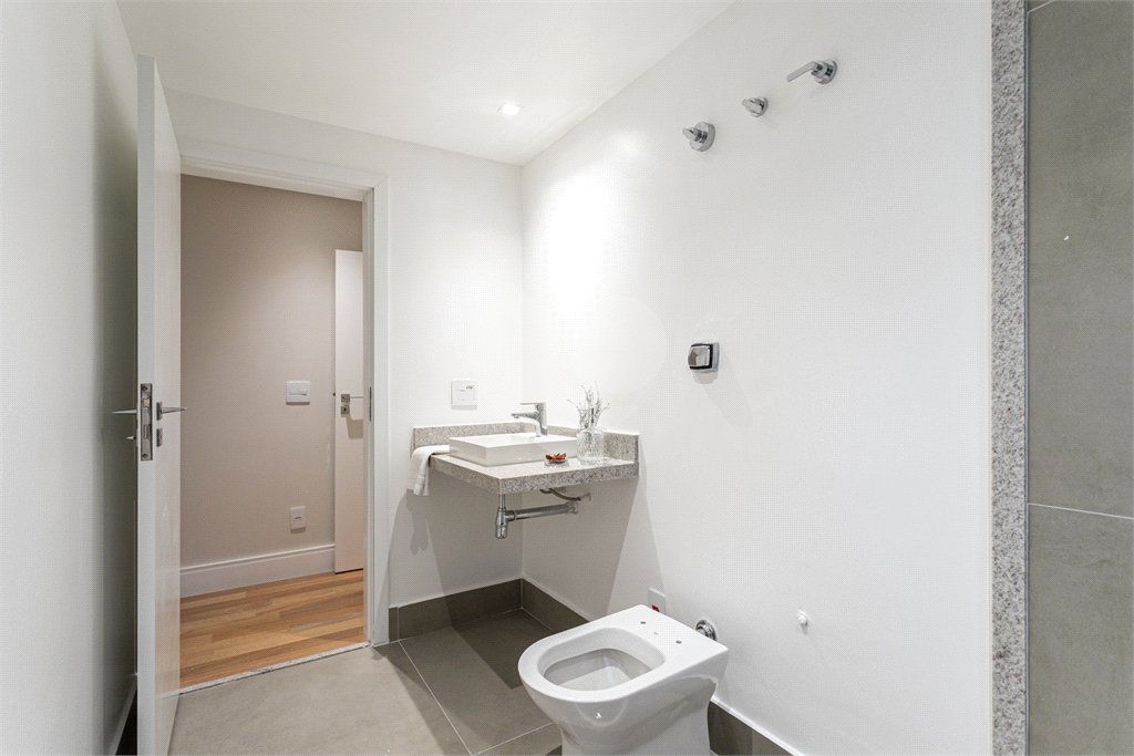 Apartamento à venda com 4 quartos, sendo 2 suítes,  em Bela Vista, São Paulo, SP