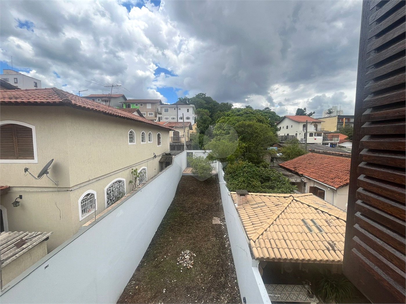 Sobrado à venda com 3 quartos, sendo 1 suíte, em Tremembé, São Paulo, SP