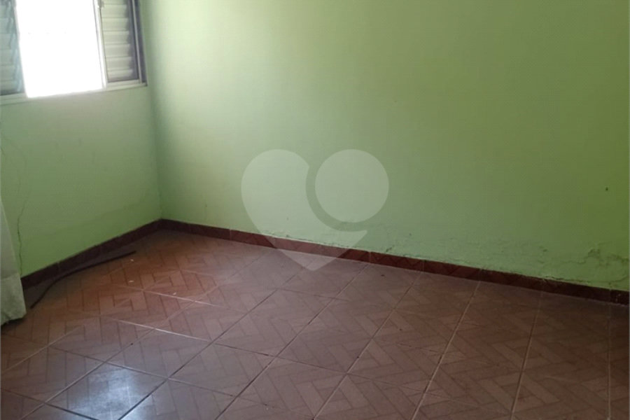 Casa Térrea à venda com 2 quartos em Parque Maria Domitila, São Paulo, SP