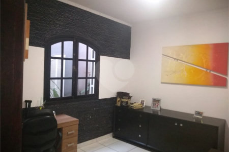 Casa Térrea à venda com 3 suítes em Jardim São Pedro, Mogi das Cruzes, SP