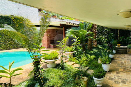 Casa à venda com 4 quartos, sendo 2 suítes, em Interlagos, São Paulo, SP