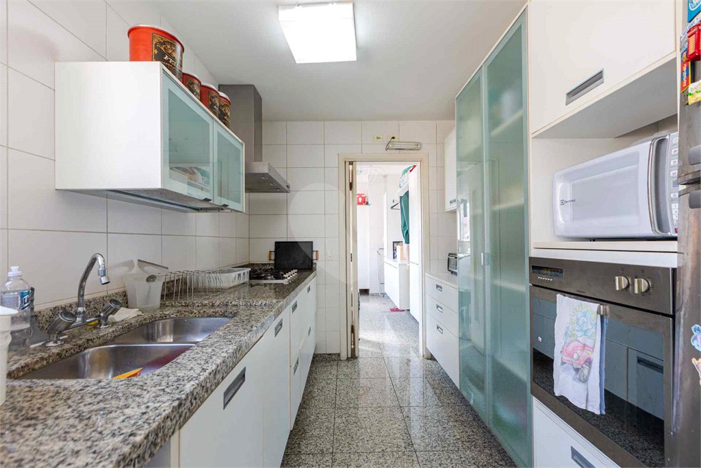 Apartamento à venda com 3 suítes em Vila Anglo Brasileira, São Paulo, SP