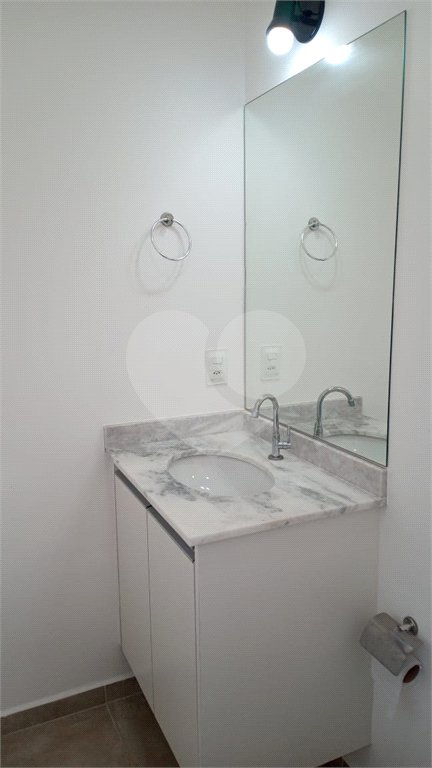Casa para alugar com 3 quartos, sendo 1 suíte, no condomínio Vila Quinta dos Manacás, Vinhedo - SP