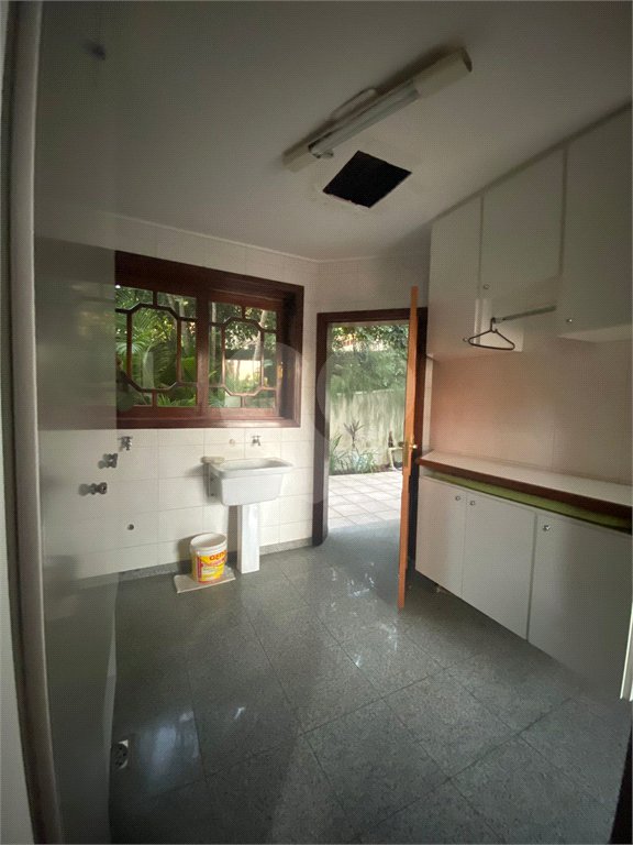 Casa à venda com 3 quartos, sendo 4 suítes,  no condomínio Estância Marambaia, Vinhedo - SP