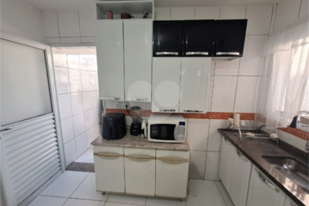 Sobrado à venda com 3 quartos, sendo 1 suíte, em Vila Campanela, São Paulo, SP