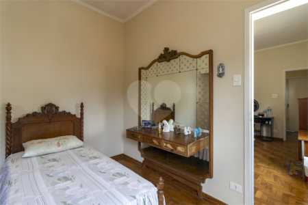 Casa à venda com 5 quartos, sendo 1 suíte, em Vila Nova Conceição, São Paulo, SP