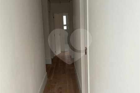 Apartamento à venda com 3 suítes em Moema, São Paulo, SP
